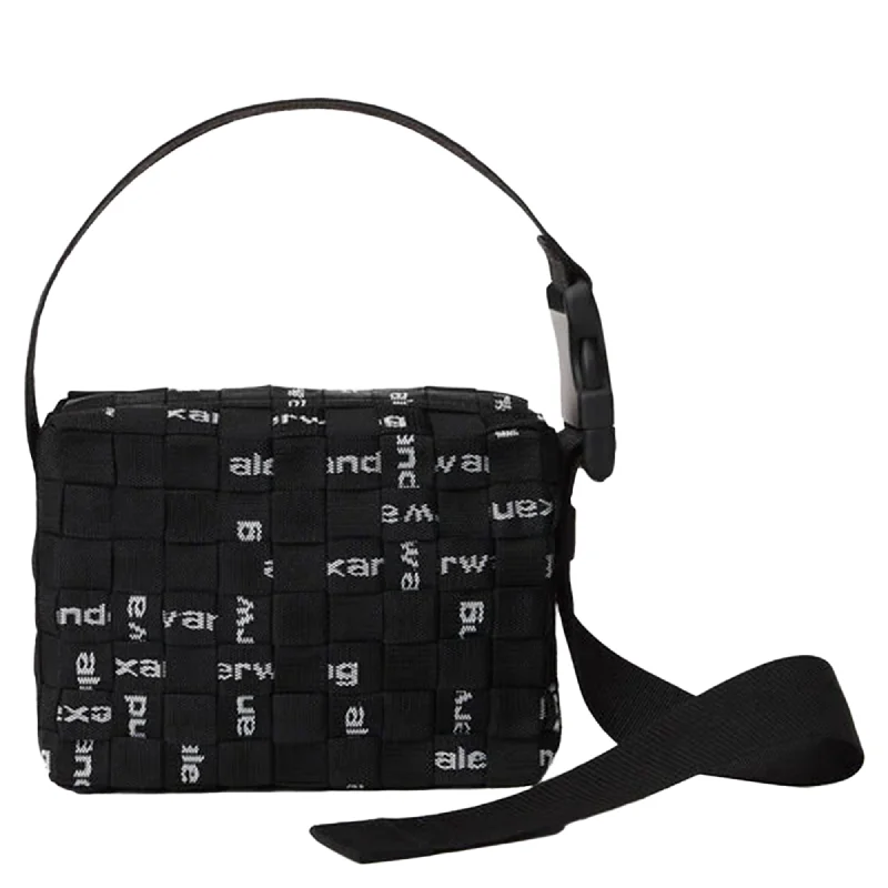 Fashion-Forward Offers Linux Top Handle