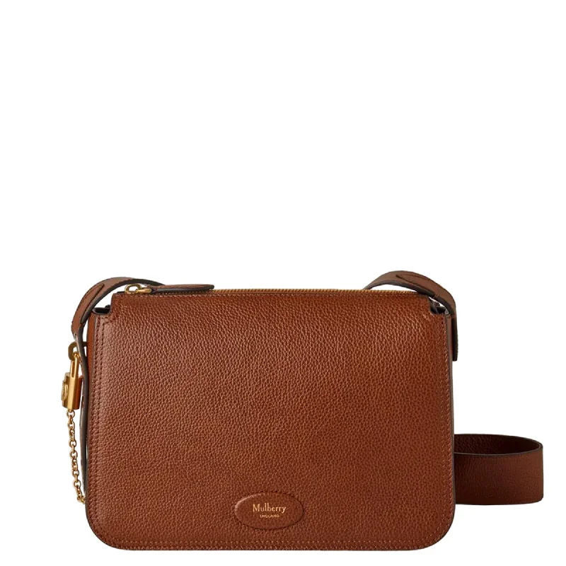 Unleash Your Style Billie Oak Small Classic Grain